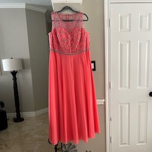 Sydney’s Closet coral/salmon formal dress Size 20